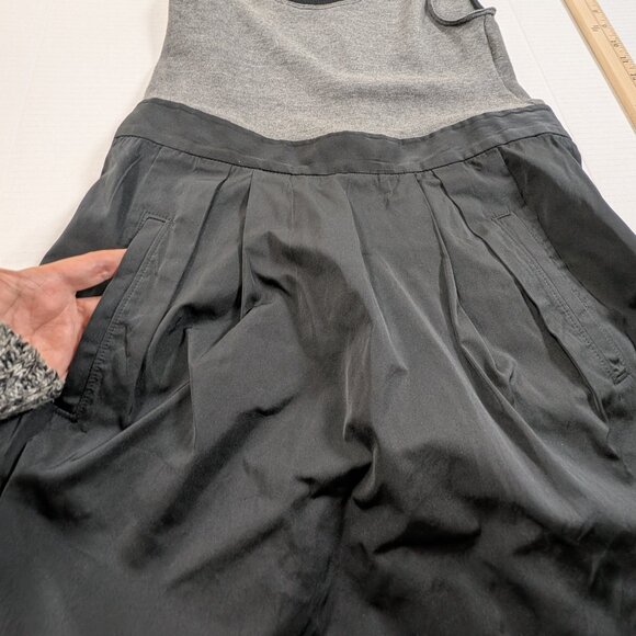 Theory Women's 6 Black and Gray Wool Blend Bodice With Pockets! - Picture 3 of 8